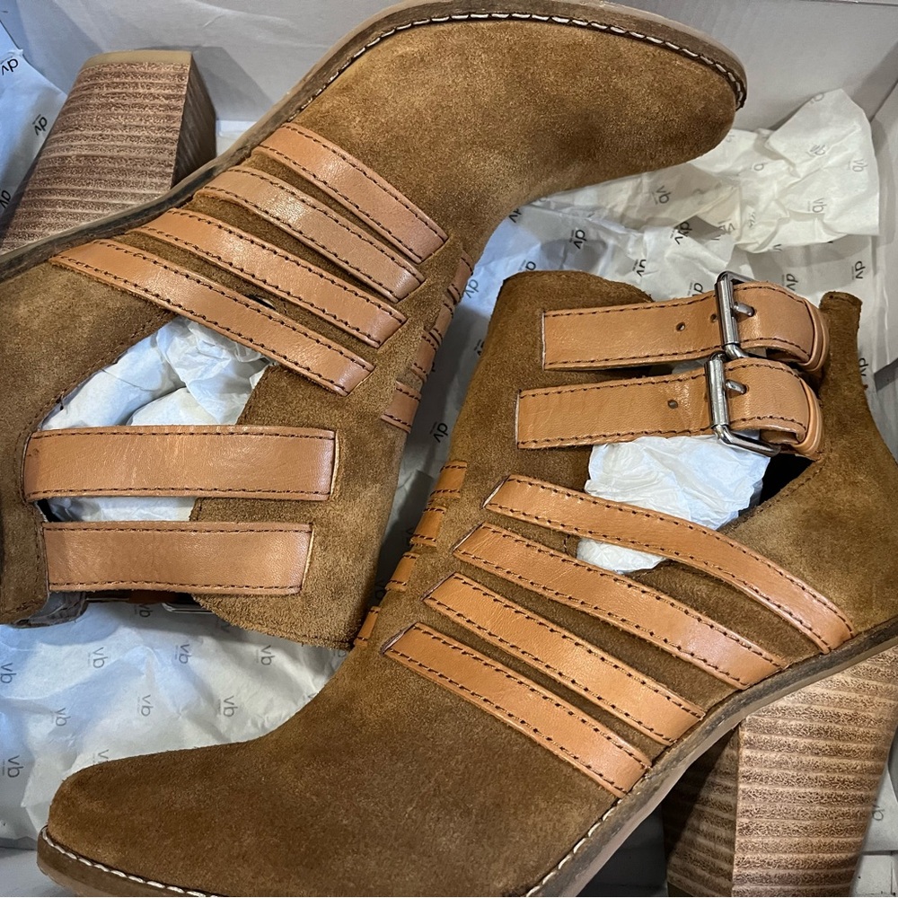 Brown boot heels 👠